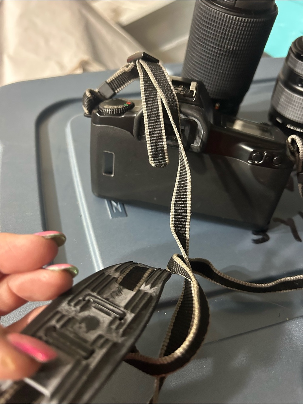 Canon DSLR Camera Kit in Black with Two Black Lenses - Picture 6 of 16